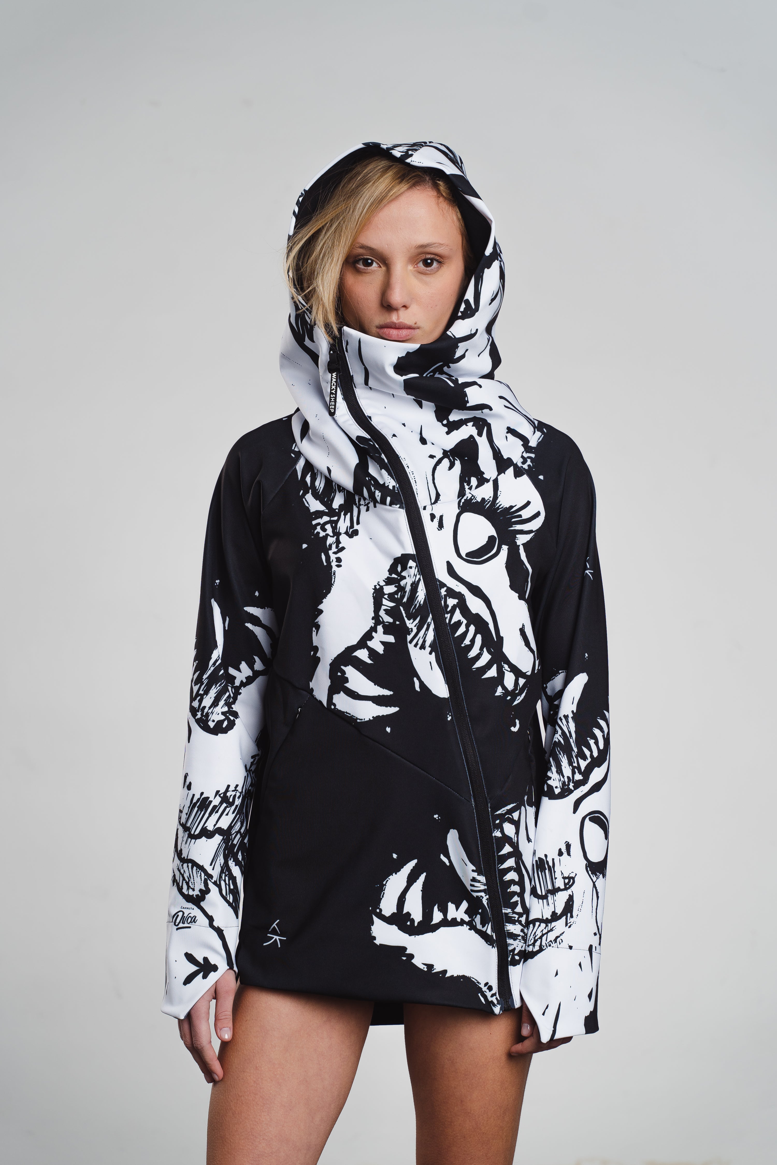 W's Azdaha Black Hoodie